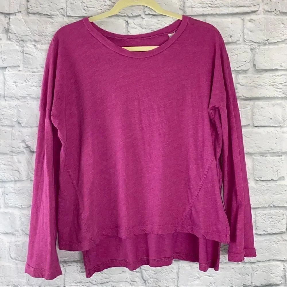 Threads 4 thought Longsleeve hi lo flowy top w/ side slits & drop shoulder sz S